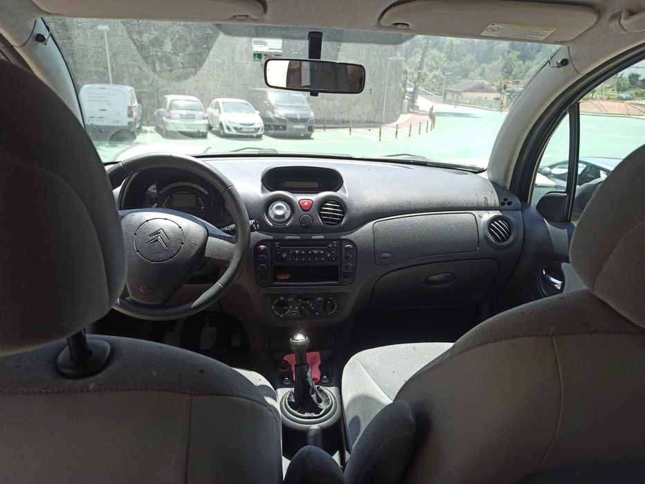 Vendo Carro Citroen C3 2005 em ótimo estado geral.