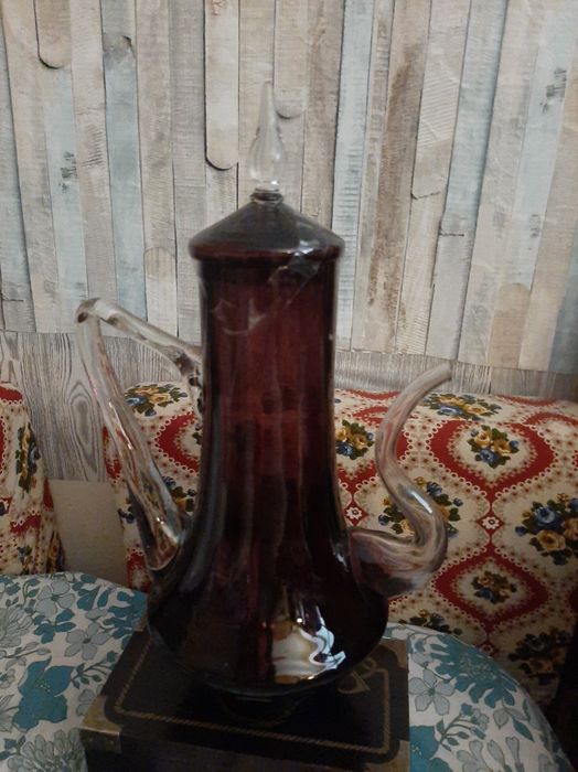 Jarro em vidro soprado rubi intenso
