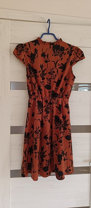 Sukienka w rozmiarze 34