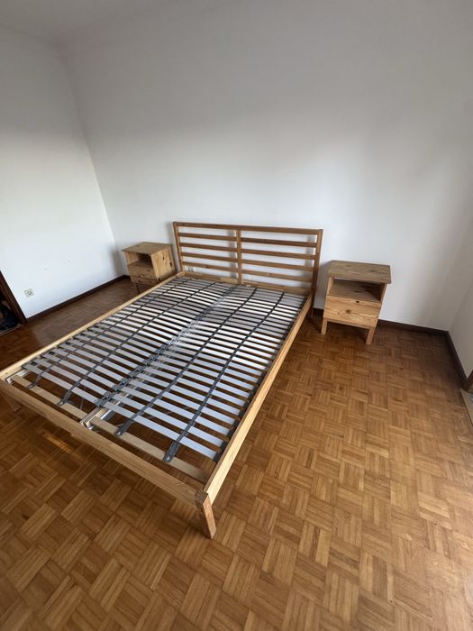 Mobilia Quarto - Cama 160x200 cm e Mesas Cabeceira IKEA