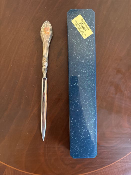 Abre cartas com cabo de prata