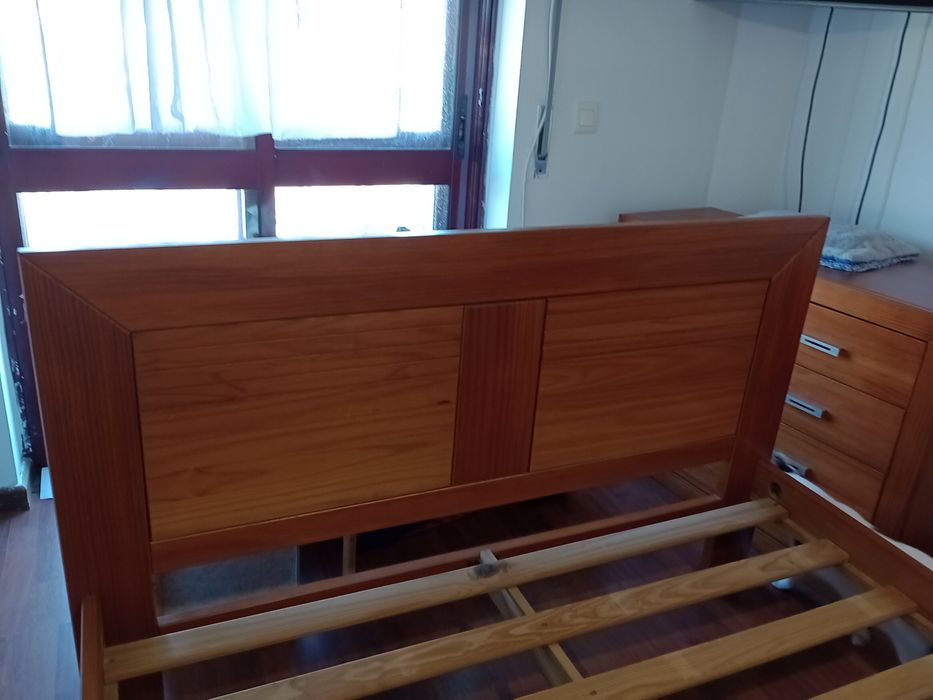 Mobília de quarto de casal em madeira de cerejeira