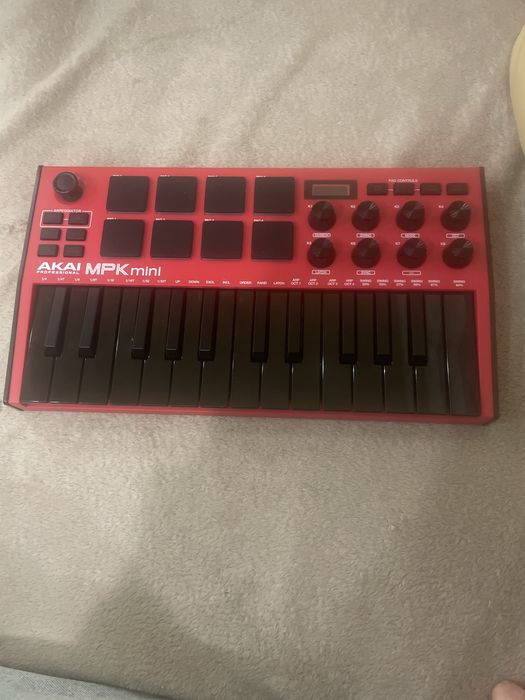 MIDI-клавіатура Akai MPK Mini MK3 без коробки і шнурів