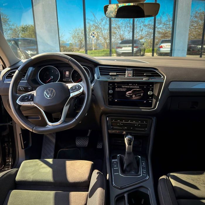 Volkswagen Tiguan 2021р, 2.0 дизель, пробіг 57 тис.км.