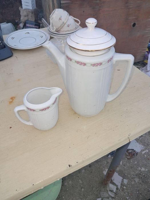 Bule e leiteira em ceramica