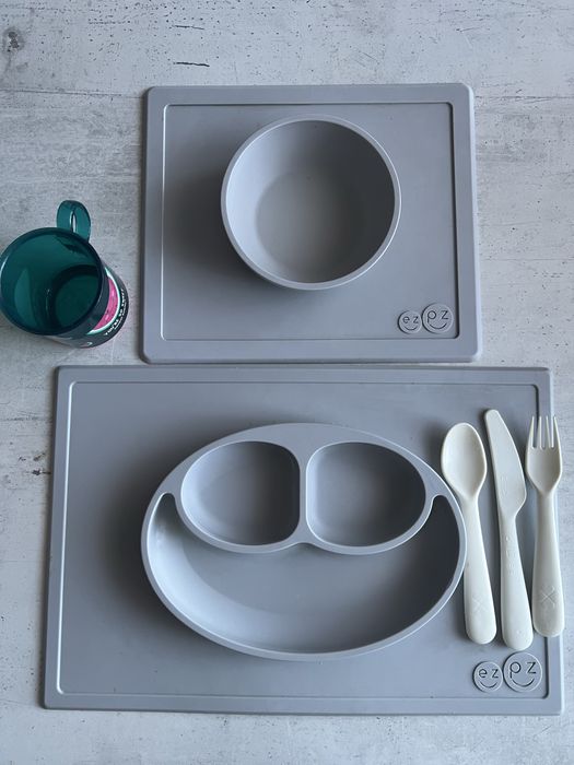 Zestaw ezpz plus sztućce plus kubeczek