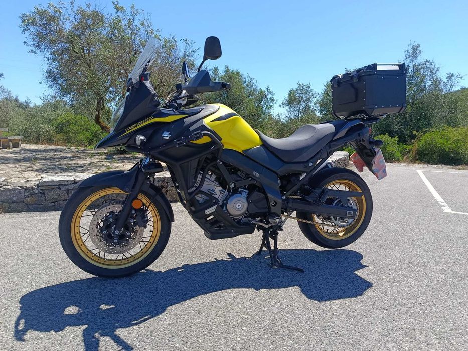 Suzuki V-Strom 650 XT de 2019, jantes raiadas, grande fiabilidade/conforto, reconhecida como moto das + fiáveis de sempre (vejam vídeos no youtube)