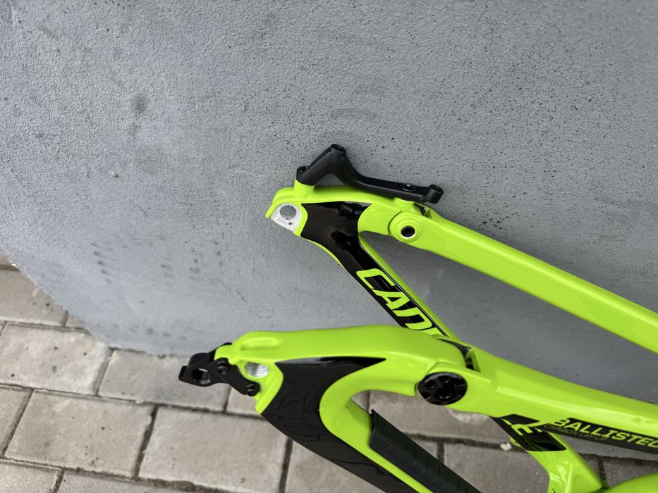 Rama Cannondale Jekyll 27,5 S M carbon Powystawowa