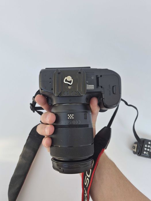 Canon EOS 80D + obiektyw 18-135mm IS USM. Zadbany zestaw