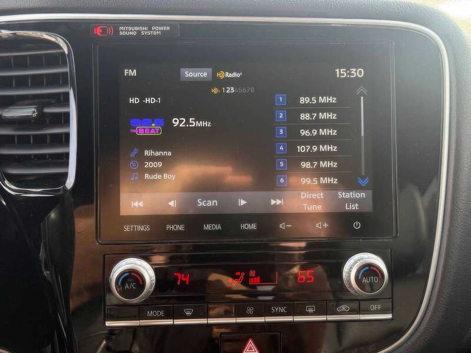 Mitsubishi Outlander Hybrid      2022