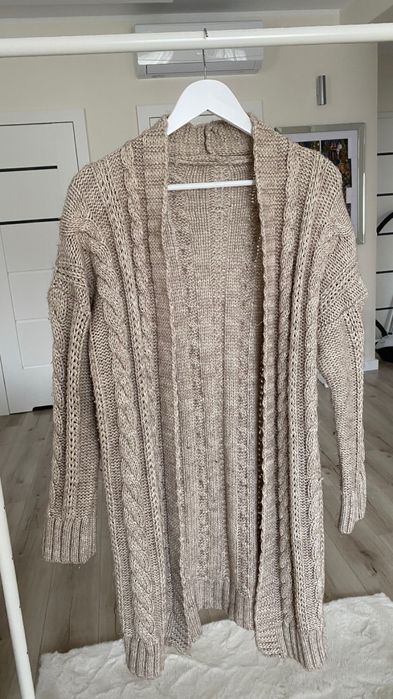 Długi sweter kardigan warkocz – r. uniwersalny 36–40, stan dobry