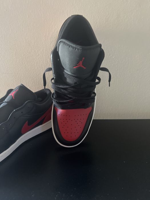 Air Jordan 1 Low "Bred" (Preto/Vermelho) - Tamanho [44,5] - NOVOS