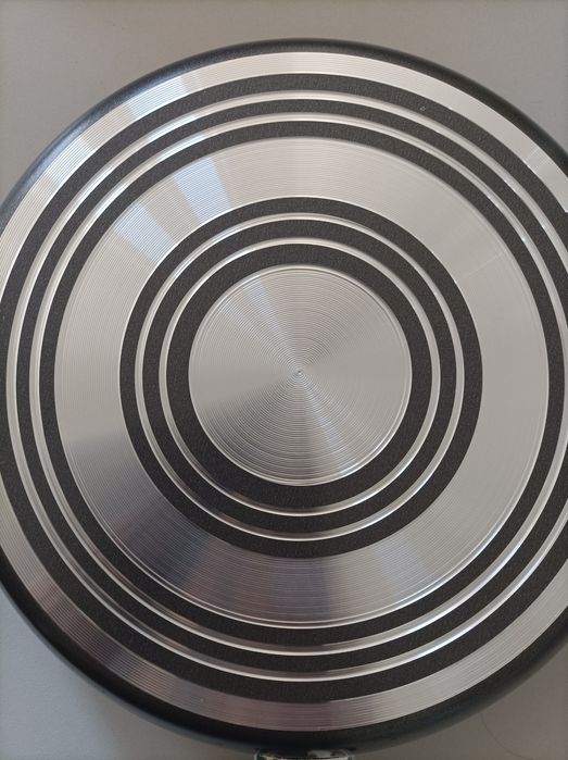 Новая сковородка тефалевая