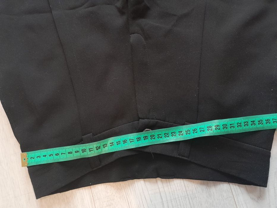 Чорні брюки палаццо