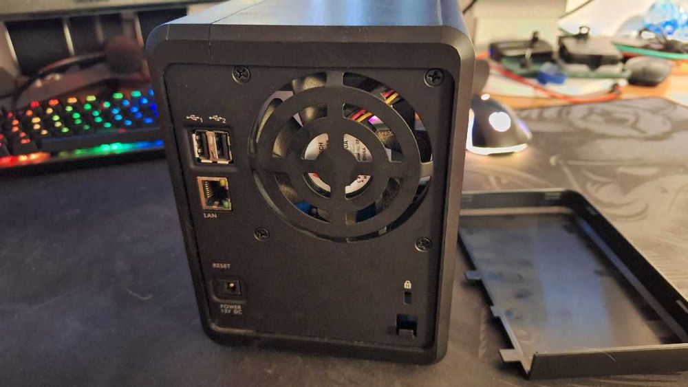 Zyxel NSA325v2 NAS (without disks)64750549776002123