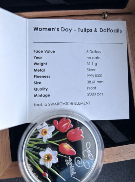 Срібна монета ,,З 8 Березняʼʼ з  кришталиком Swarovski