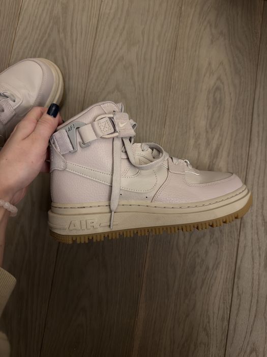 Ботинки розовые nike