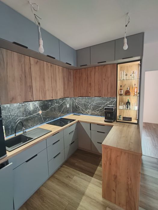 Meble na wymiar szafy i łazienki