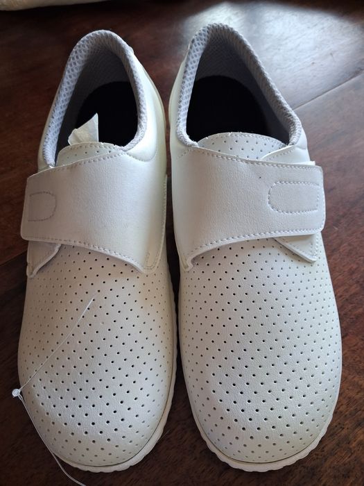 Sapatos de trabalho cor branca