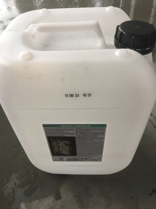 Канистра пласмасова 20 л ,5 л