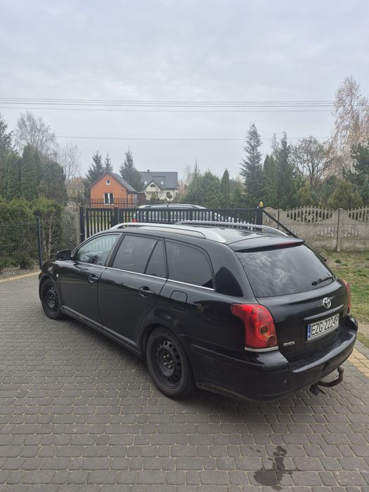 Toyota Avensis 2005r. 2.0 D4D