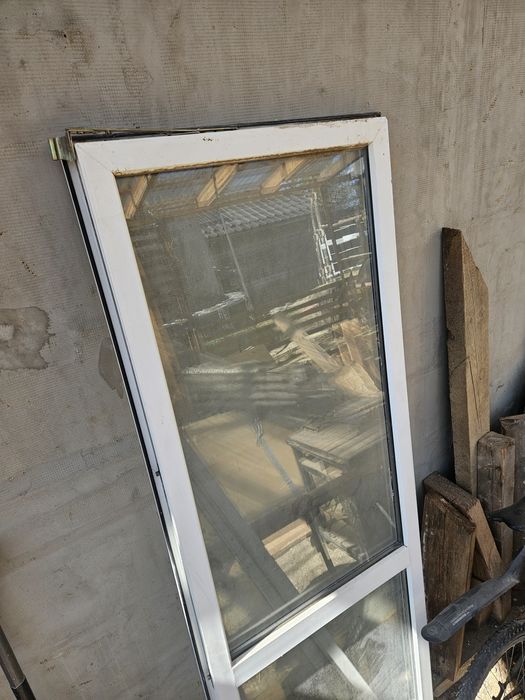 Okno balkonowe 86x228