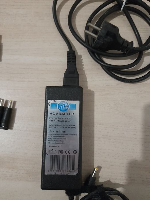 Universal PC Charger with Adapters423158957674352641