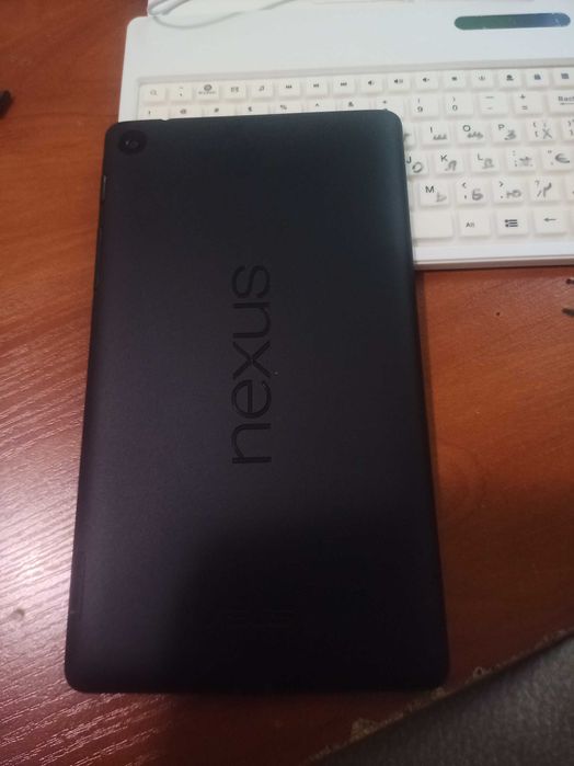 Планшет NEXUS 7 з чохлом клавіатурою .