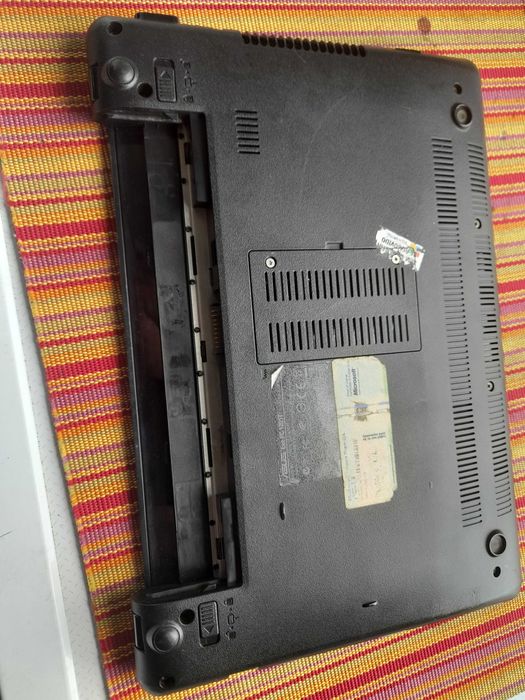 ASUS Eee PC 1202T laptop powers on but displays no video.64284592527491121