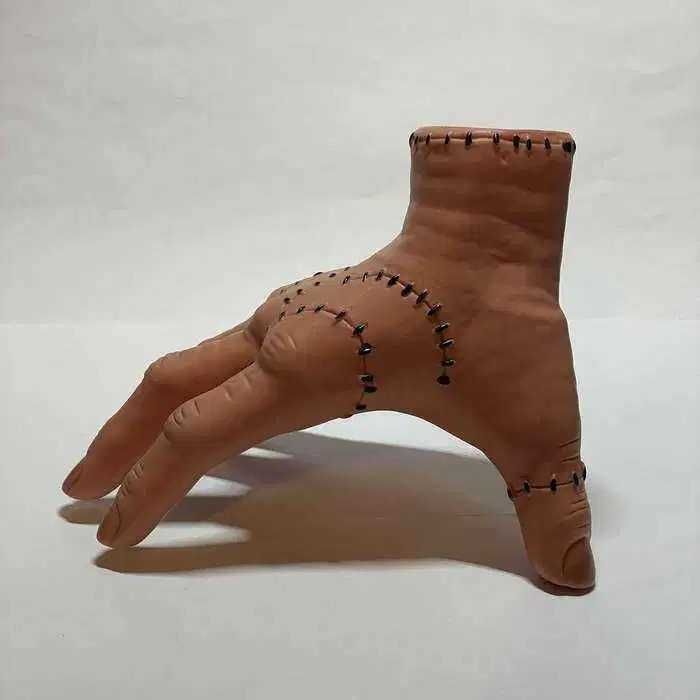 Ręka Wednesday Rodzina Addamsów Rąsia Netflix Halloween Ozdoba