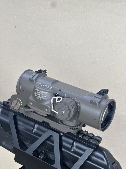 Прицел призматический Elcan 1-4 Coyote  на АК