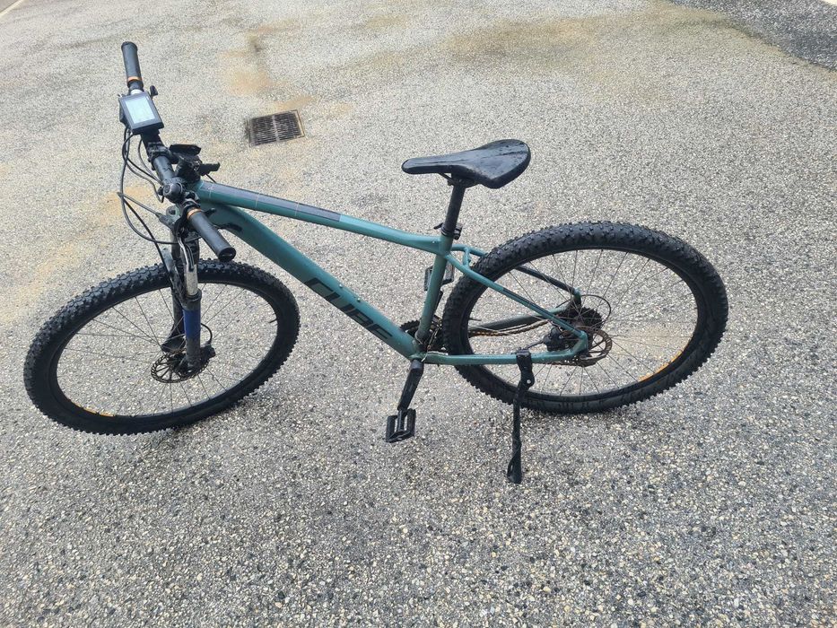 Bicicleta marca Cube