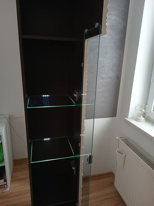 Witryna szklana, podświetlana