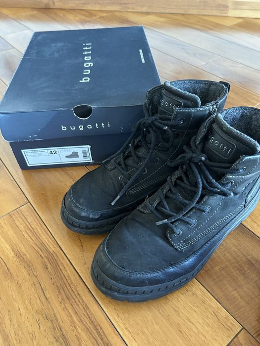 Bugatti взуття 42р