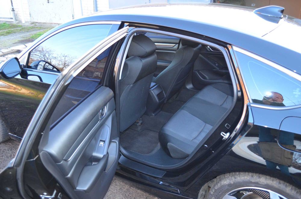 Honda Accord 2019 VIN 1HGCV1F11KA087216 фото оголошення 12 з 17