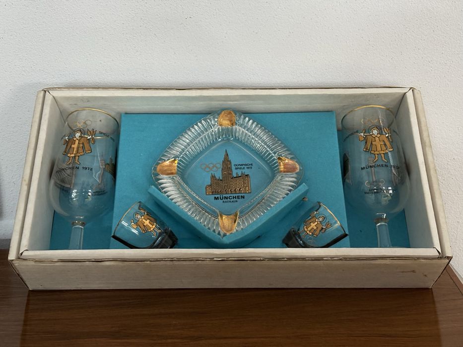 Pamiątka z olimpiady w Monachium 1972 zestaw kieliszki popielniczka
