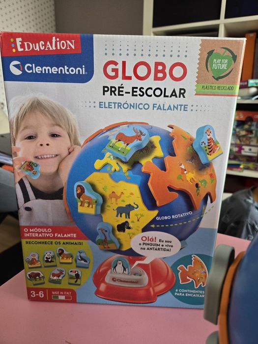 Globo pré-escolar eletrónico falante Clementoni criança