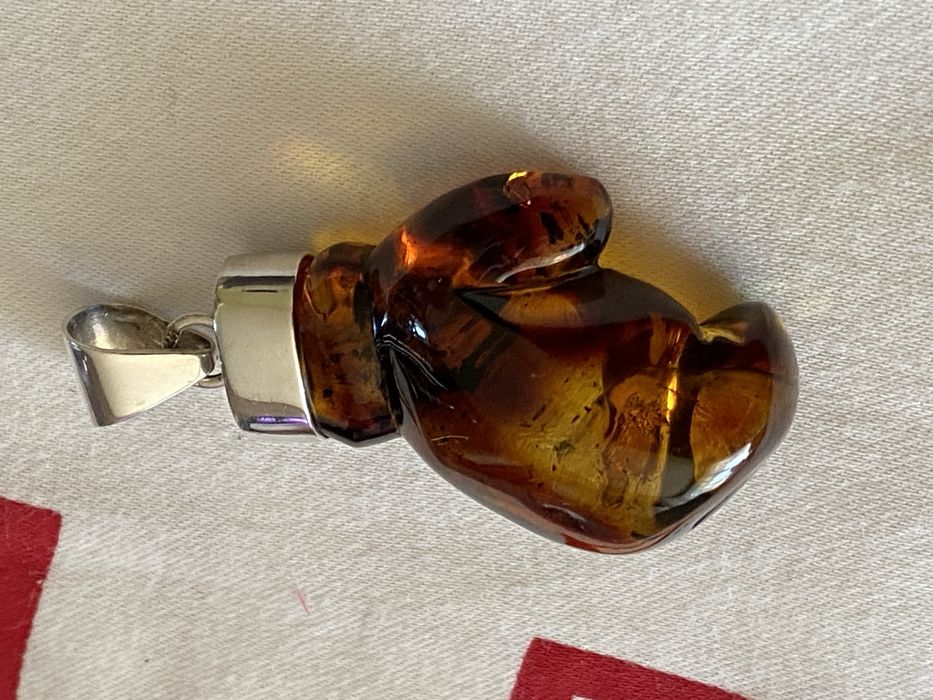 Bursztyn baltycki , rękawica bokserska