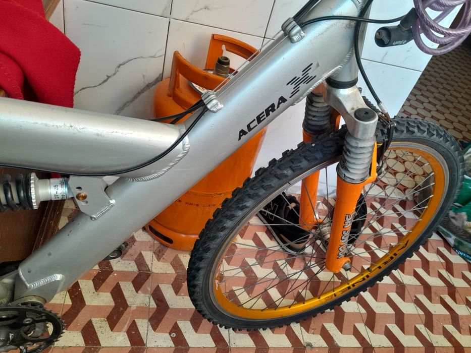 Bicicleta de alumínio grande  cm machas