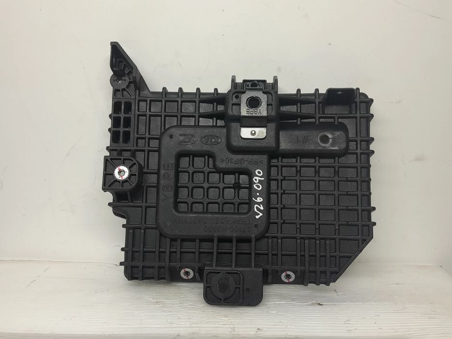 Base / caixa da bateria KIA Stonic (YB)