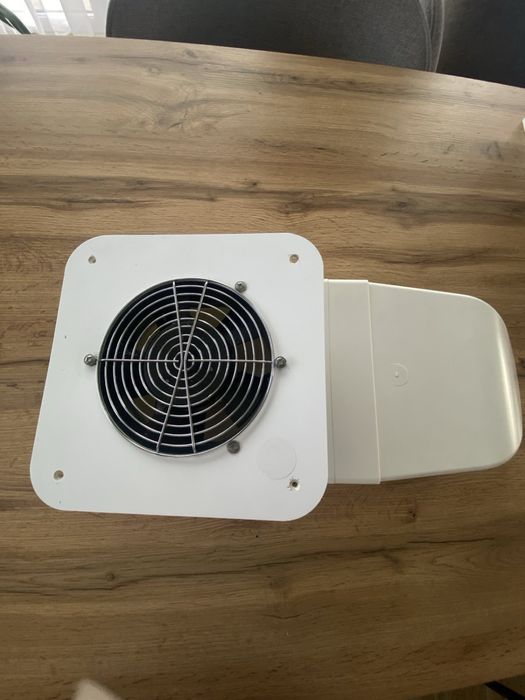 Продам витяжку для маникюра.