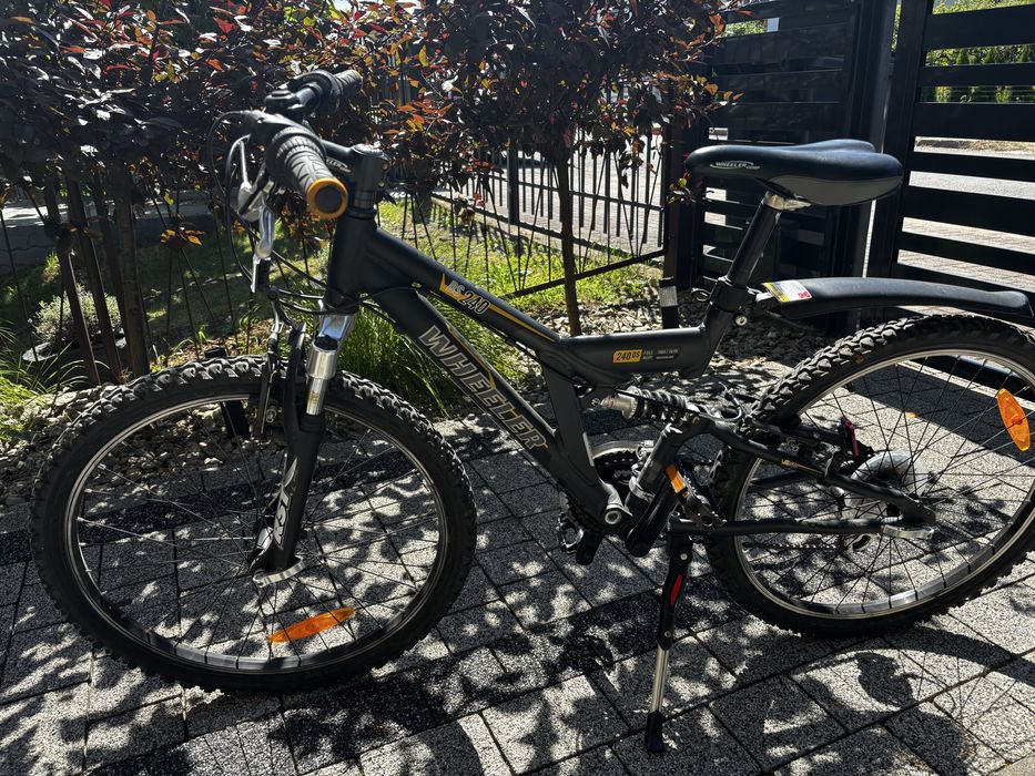 Rower trekkingowy firmy wheeler ds 240