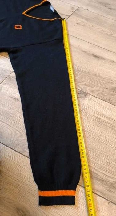 Wełniany sweter męski w serek .Arlen