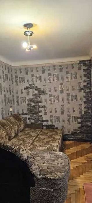 Продається 2-о кімнатна квартира вул. Л.ЖАБОТИНСЬКОГО 3/5