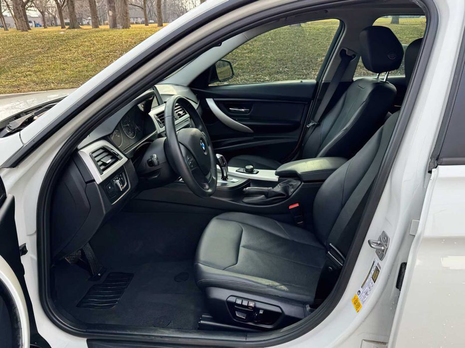 BMW 3 Series 320i      2015