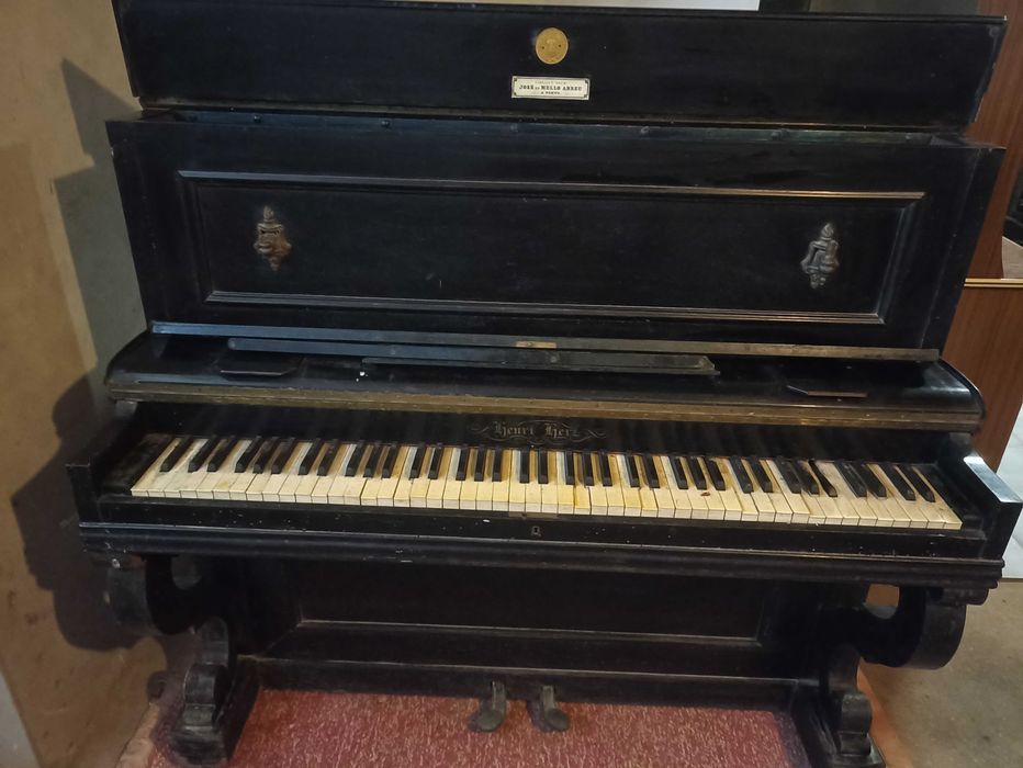 Piano antigo Henri Herz – peça de coleção