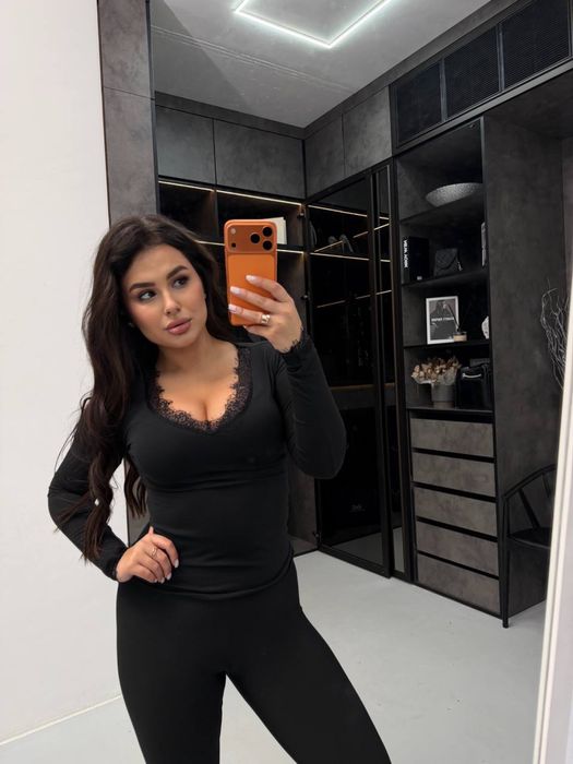 Віскозна кофтинка з мереживом