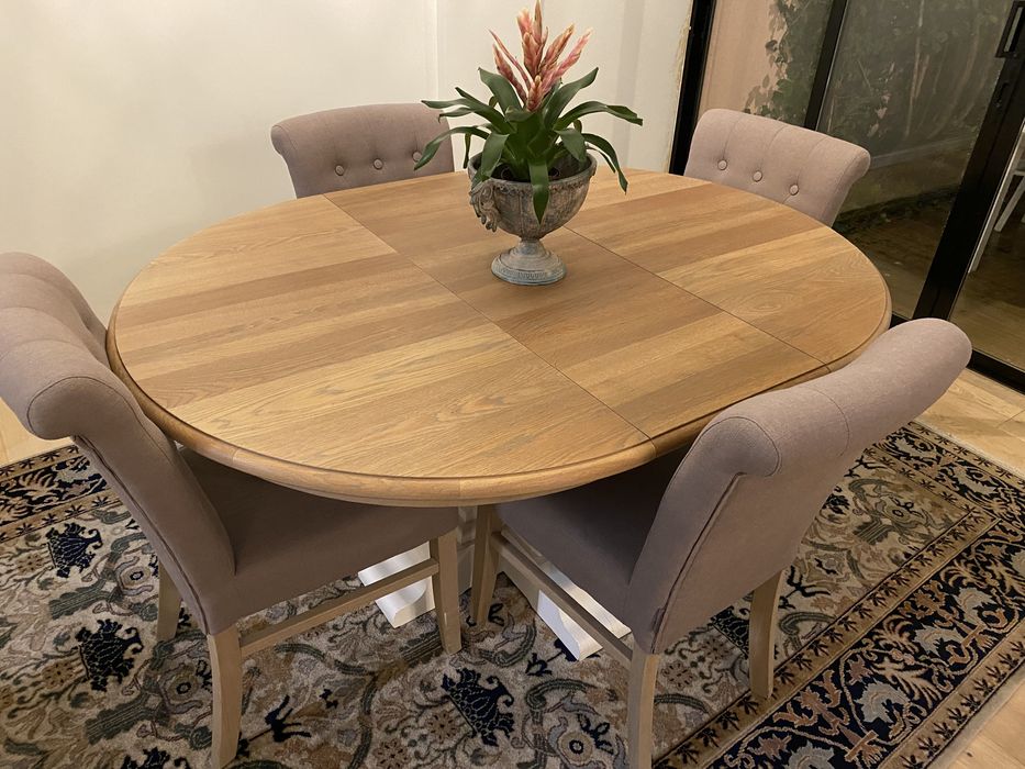 Mesa em Madeira Maciça 1,60mts x 1,20mts