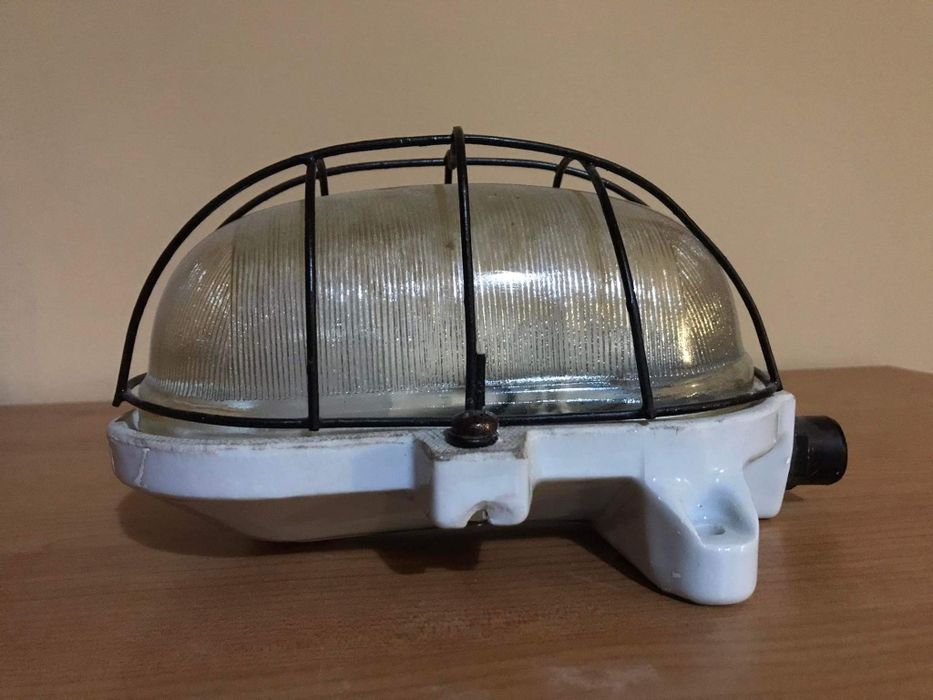 Stara lampa przemysłowa loft PRL