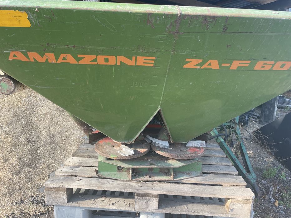 Rozsiewacz nawozu amazone 630